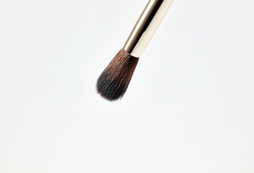 Clarins Eyeshadow brush Dense + Round Eyeshadow Brush