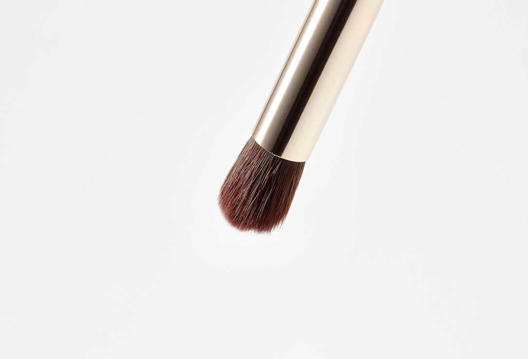 Clarins Eyeshadow brush Blending