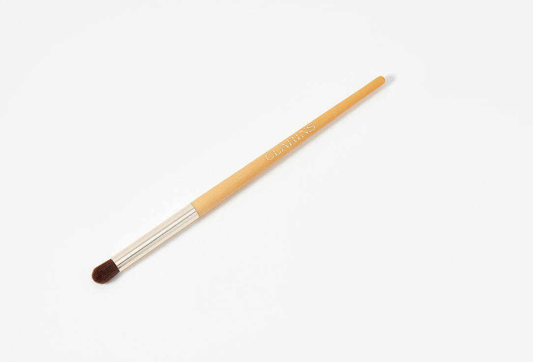 Clarins Eyeshadow brush Blending