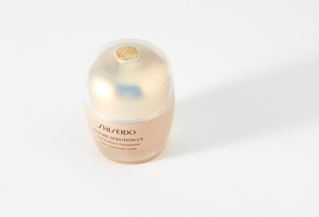 Shiseido Foundation with a radiant effect Future solution lx