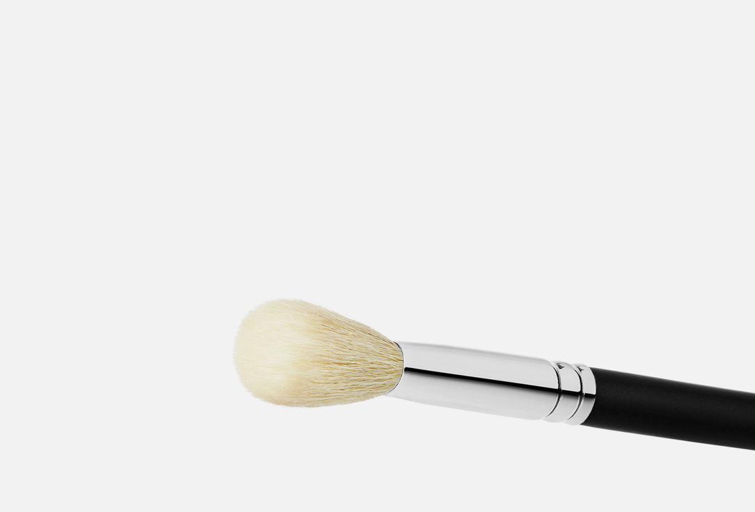 MAC Large Angled Contthe Brush 168s