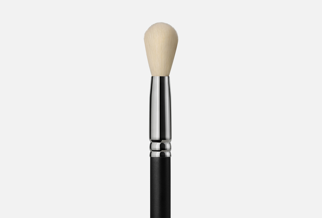 MAC Large Angled Contthe Brush 168s