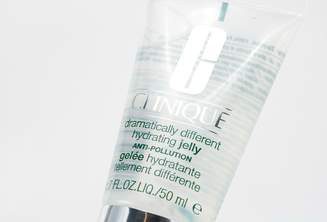 Clinique Moisturizing Face Jelly-Gel for dry skin Dramatically Different