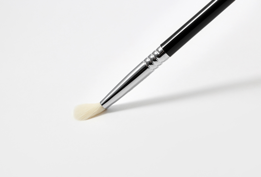 SIGMA BEAUTY BLENDING BRUSH E25