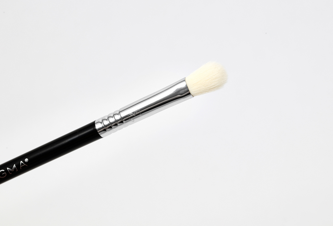 SIGMA BEAUTY BLENDING BRUSH E25