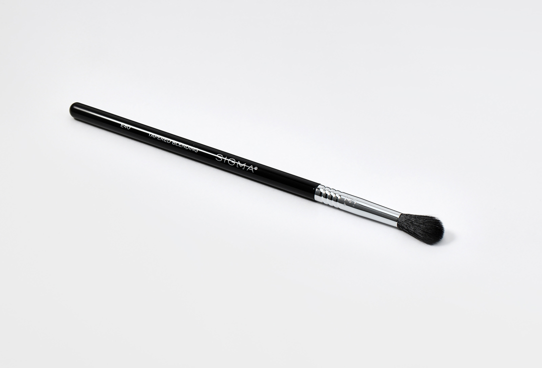 SIGMA BEAUTY TAPERED BLENDING BRUSH E40