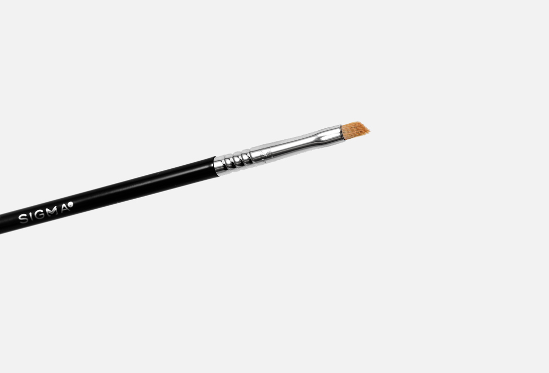 SIGMA BEAUTY WINGED LINER BRUSH E06