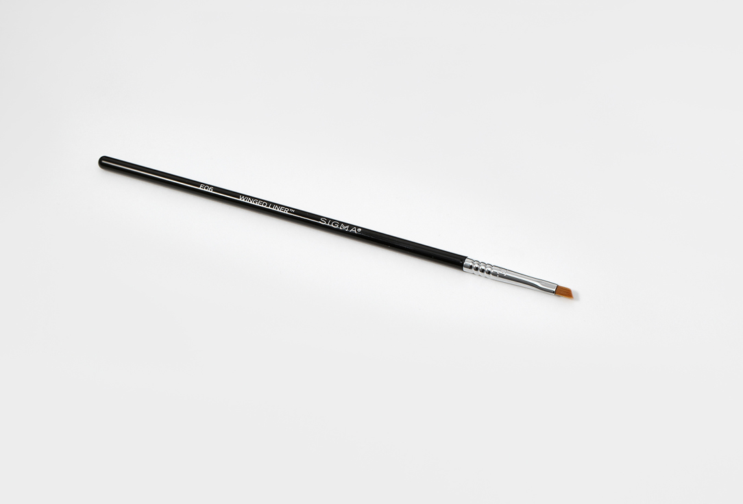 SIGMA BEAUTY WINGED LINER BRUSH E06