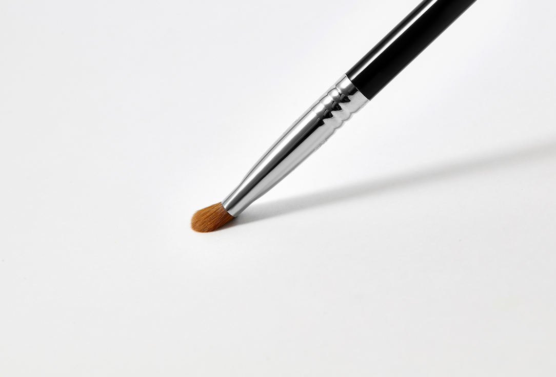 SIGMA BEAUTY EYE SHADING BRUSH E55