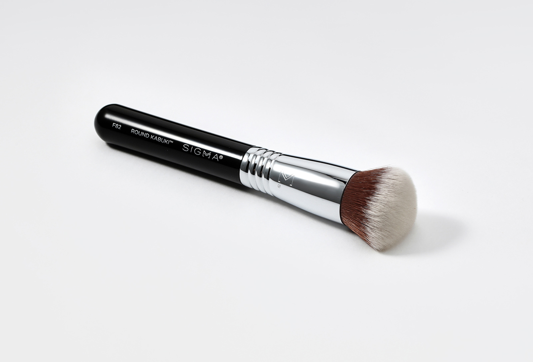 SIGMA BEAUTY ROUND KABUKI BRUSH F82