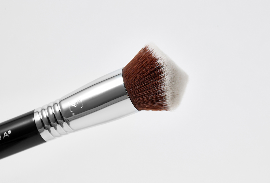 SIGMA BEAUTY KABUKI BRUSH 3DHD