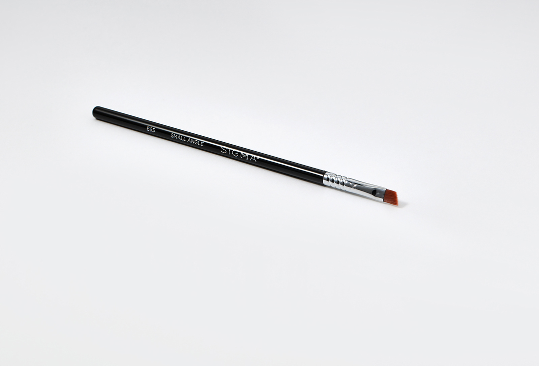 SIGMA BEAUTY SMALL ANGLE BRUSH E65