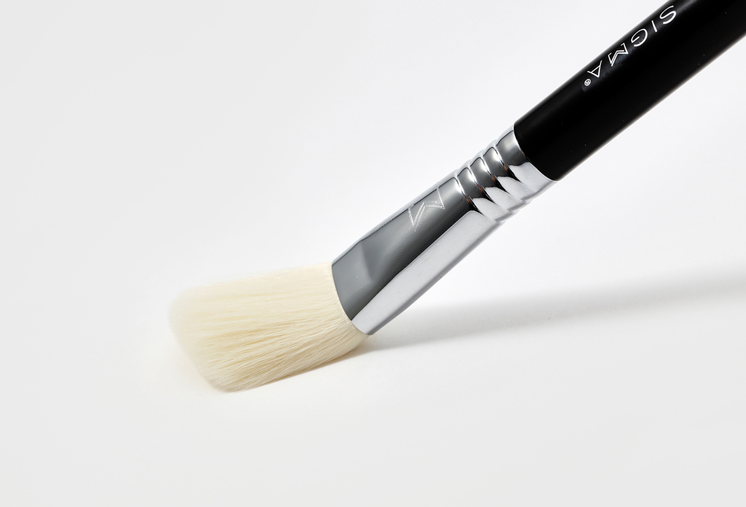 SIGMA BEAUTY LARGE ANGLED CONTOUR BRUSH F40