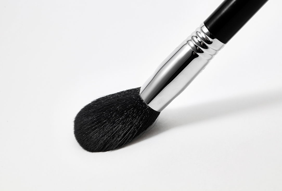 SIGMA BEAUTY LARGE POWDER BRUSH F30