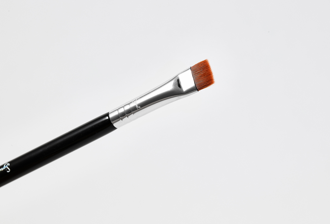 SIGMA BEAUTY FLAT DEFINER BRUSH E15