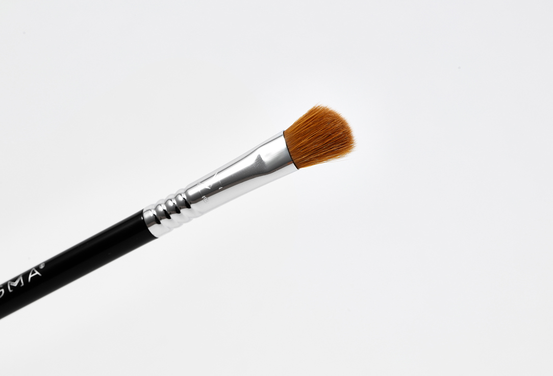 SIGMA BEAUTY MEDIUM ANGLED SHADING BRUSH E70