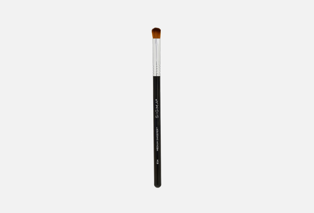 SIGMA BEAUTY MEDIUM SWEEPER BRUSH E54