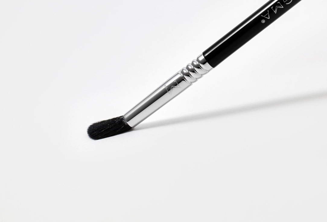 SIGMA BEAUTY DIFFUSED CREASE BRUSH E38