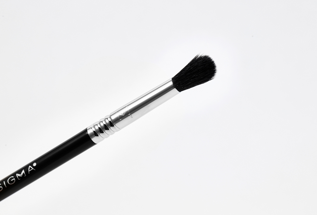 SIGMA BEAUTY DIFFUSED CREASE BRUSH E38