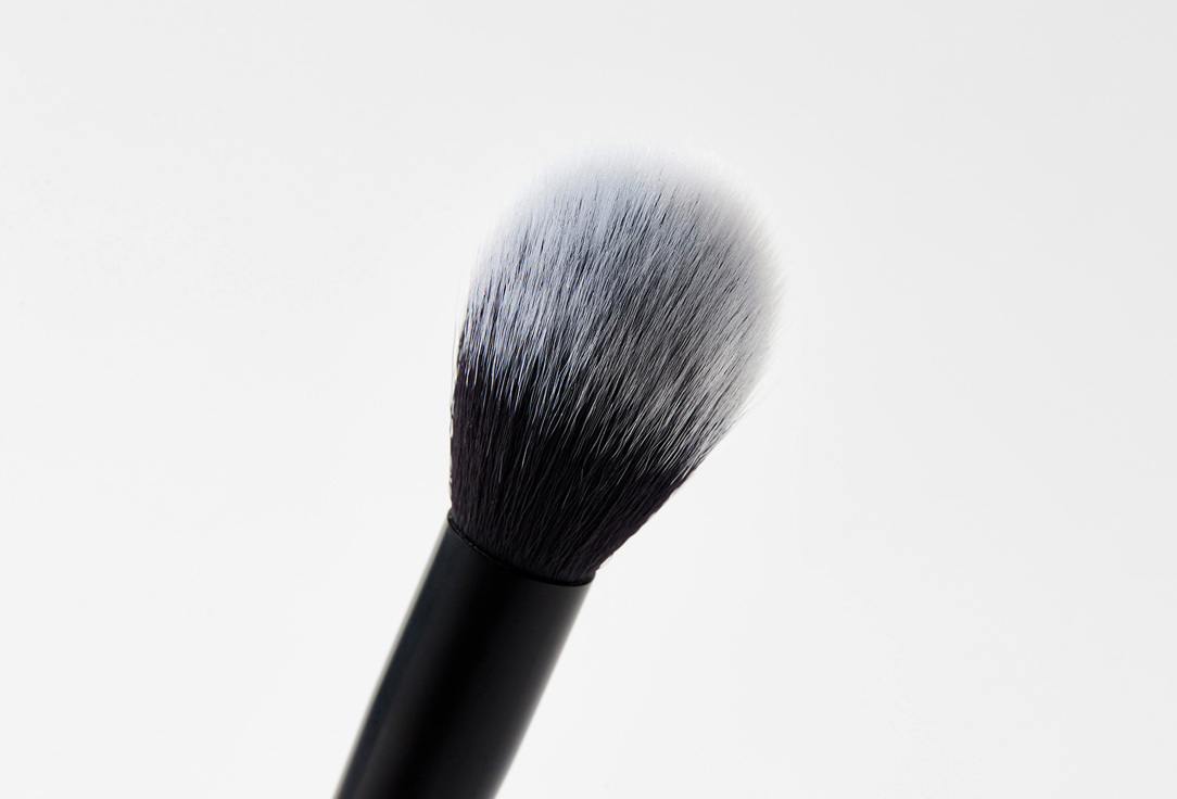 IsaDora Blush and highlighter  brush Face Setting