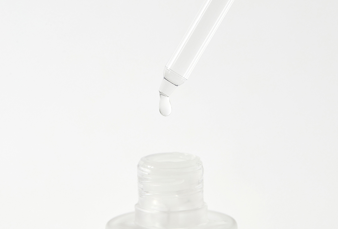 Real Barrier Soothing Face Ampoule with hyaluronic acid that moisturizes skin  Aqua 