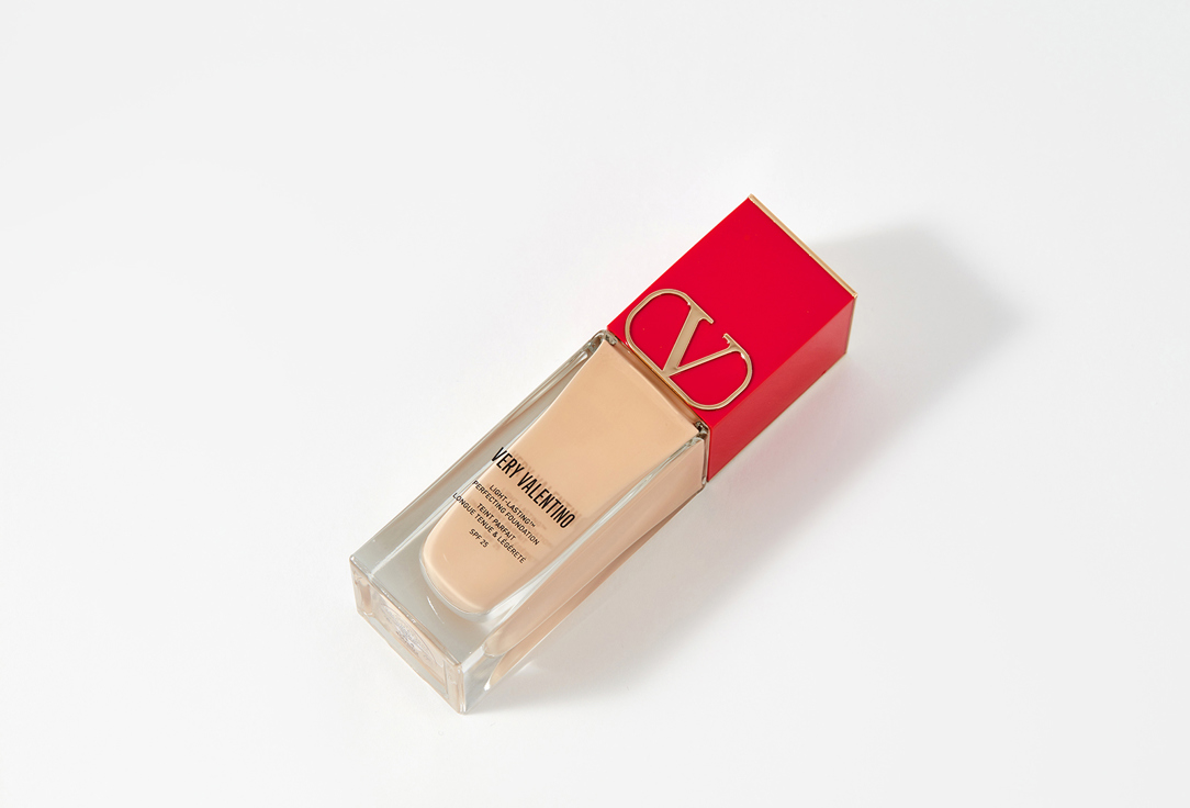 Valentino Semi-matte, long-lasting liquid foundation SPF 15 Very Valentino