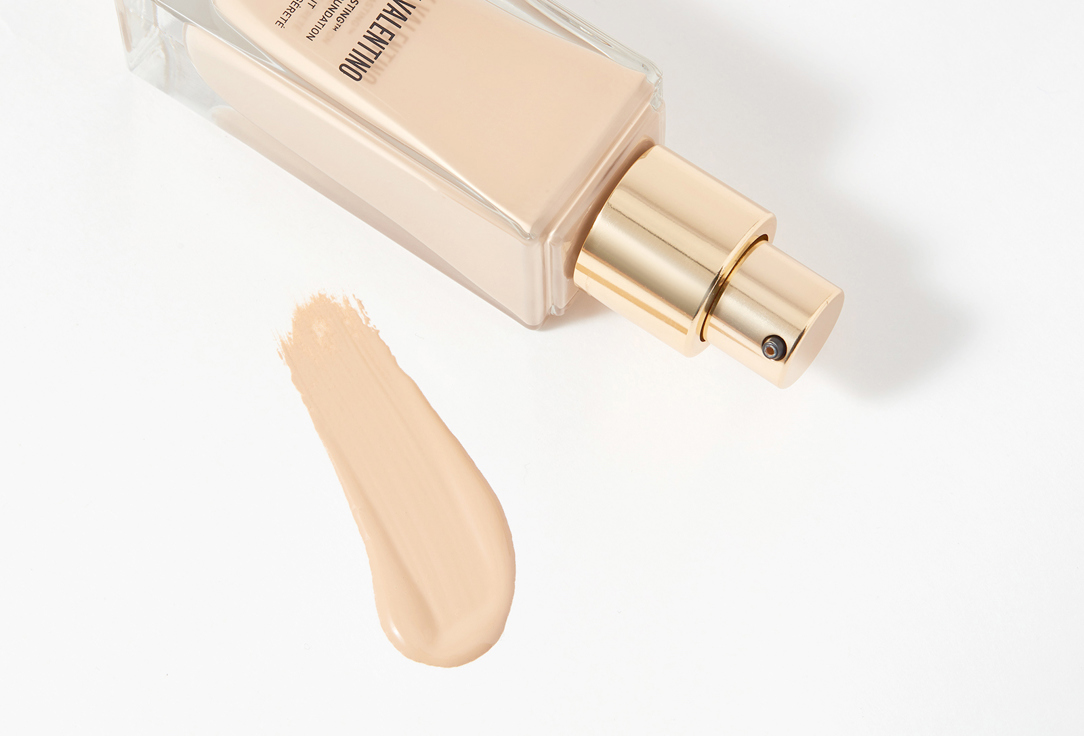 Valentino Semi-matte, long-lasting liquid foundation SPF 15 Very Valentino