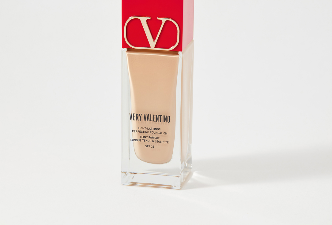 Valentino Semi-matte, long-lasting liquid foundation SPF 15 Very Valentino