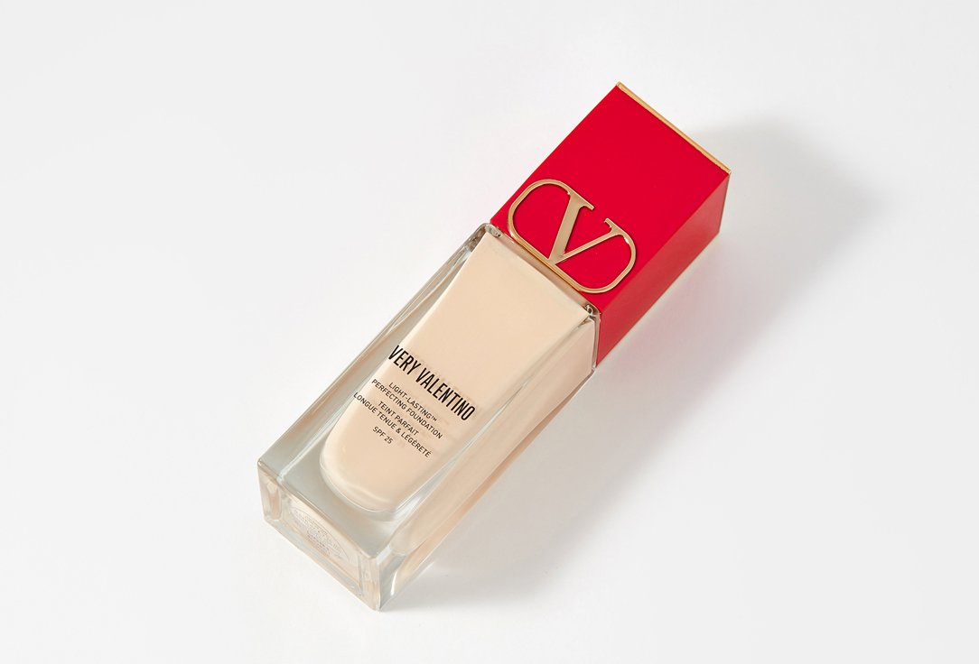 Valentino Semi-matte, long-lasting liquid foundation SPF 15 Very Valentino