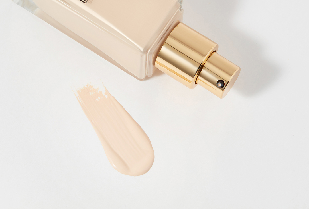 Valentino Semi-matte, long-lasting liquid foundation SPF 15 Very Valentino