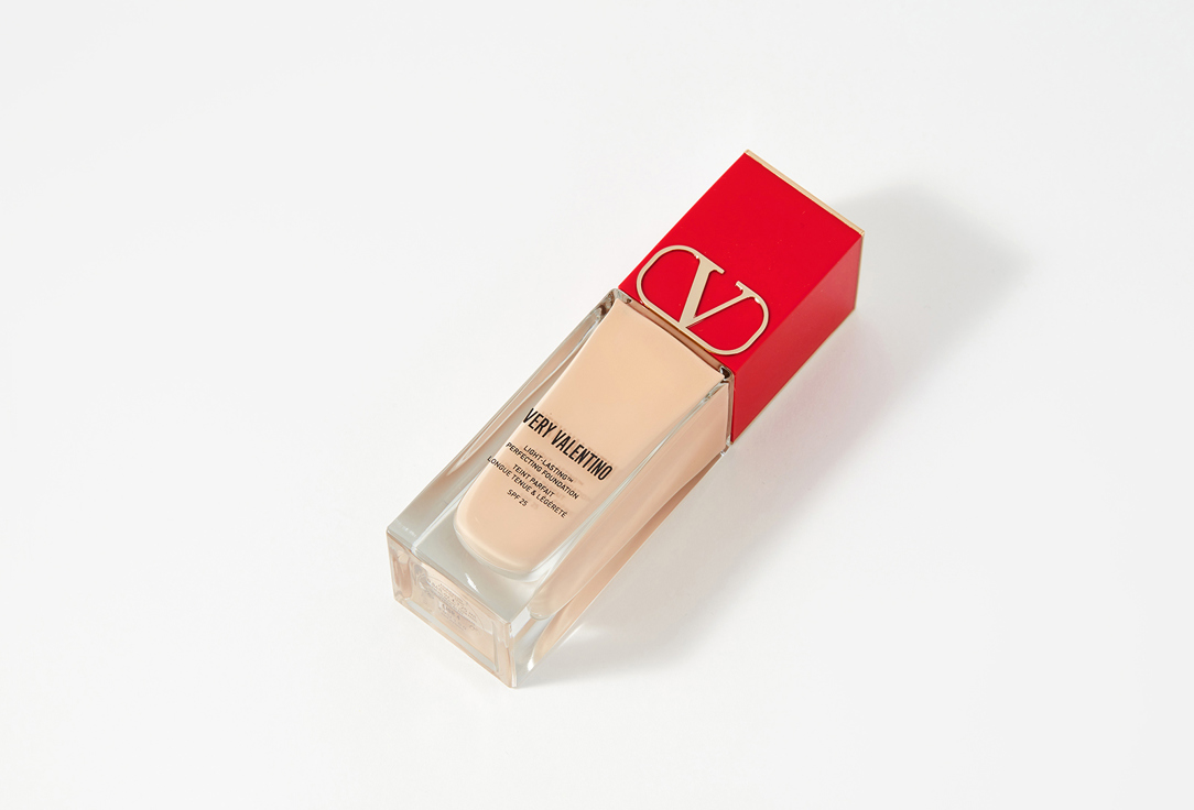 Valentino Semi-matte, long-lasting liquid foundation SPF 15 Very Valentino