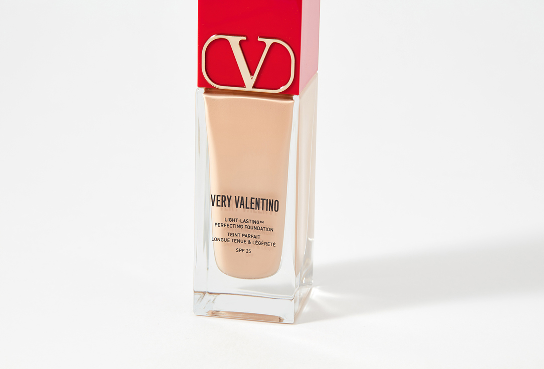 Valentino Semi-matte, long-lasting liquid foundation SPF 15 Very Valentino