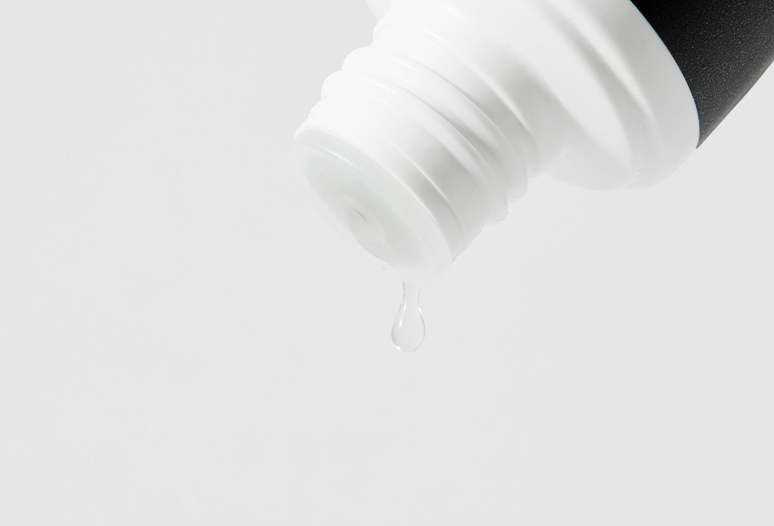 OKOLO Light daily exfoliator for fresh bouncy glow Power Radiance Essence