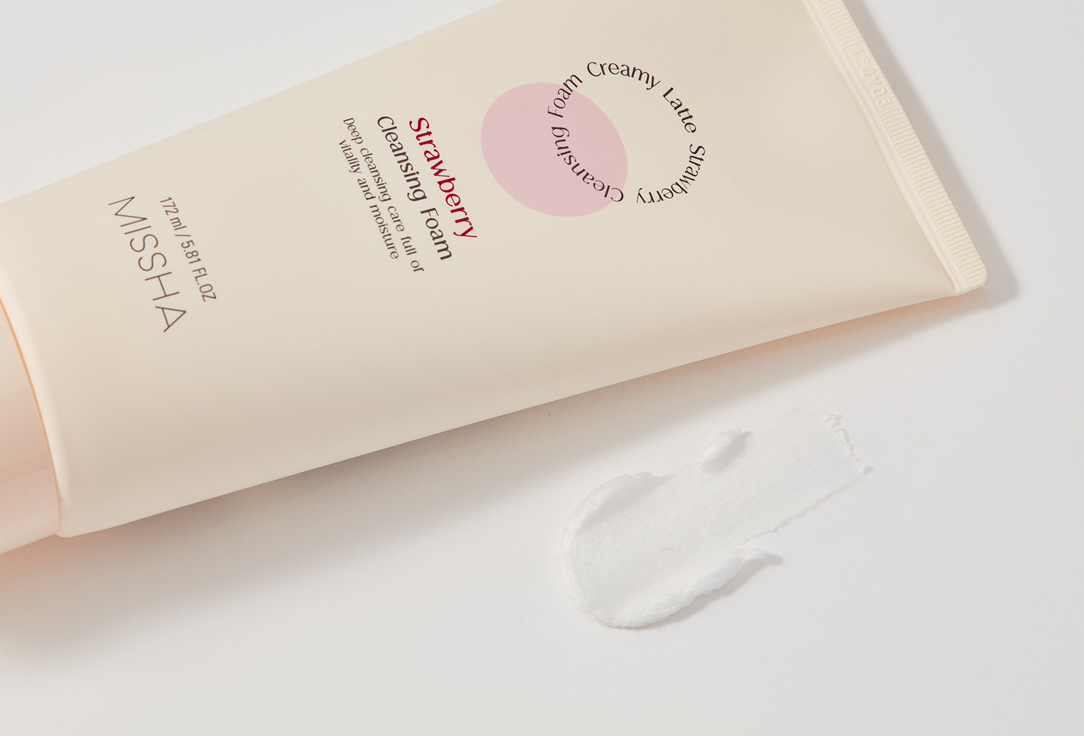 Missha Face Cleansing Foam Creamy Latte - Strawberry