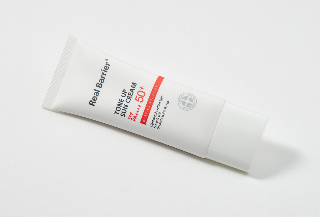 Real Barrier Sunscreen For Face SPF50+ PA++++ Tone Up