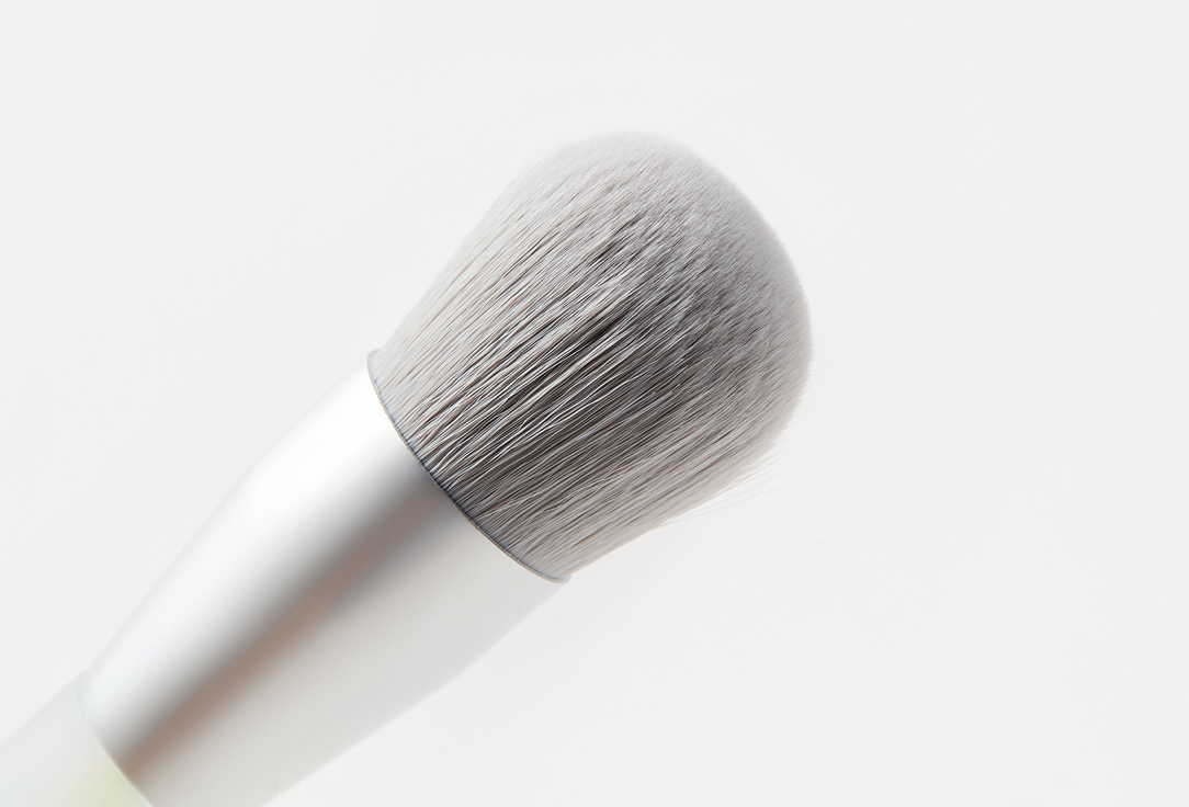 DARLING* Foundation brush Free Flow 02