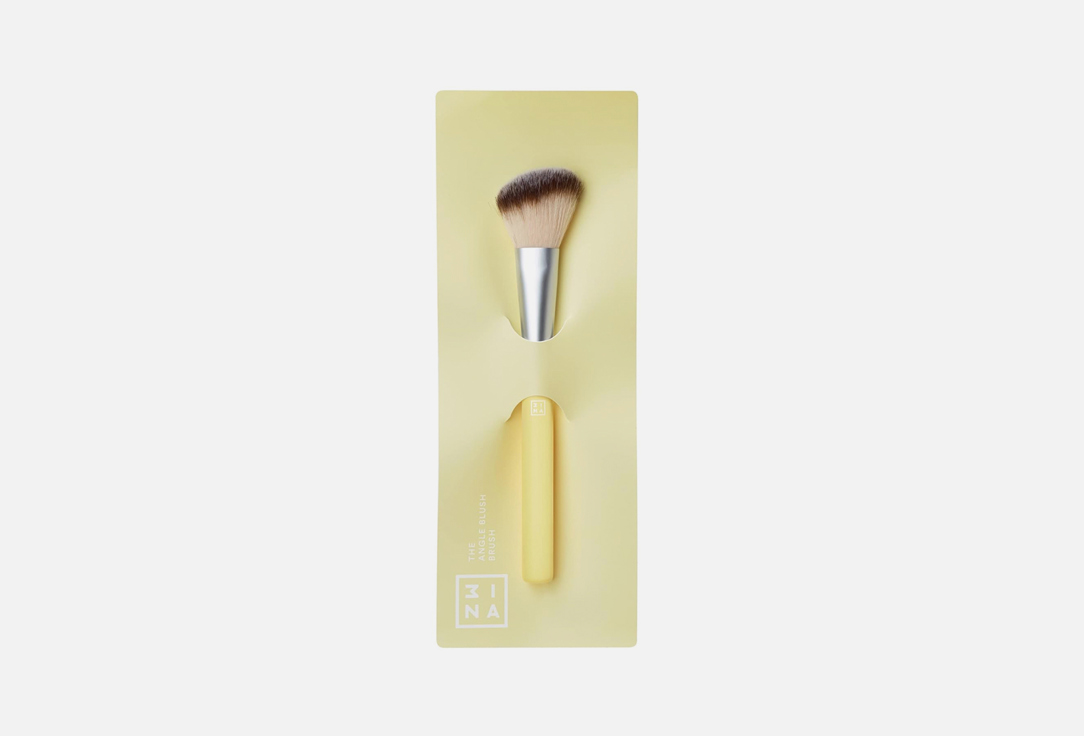 3INA Angle Brush for Blush and Highlighter The Angle Blush Brush