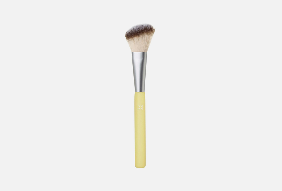 3INA Angle Brush for Blush and Highlighter The Angle Blush Brush