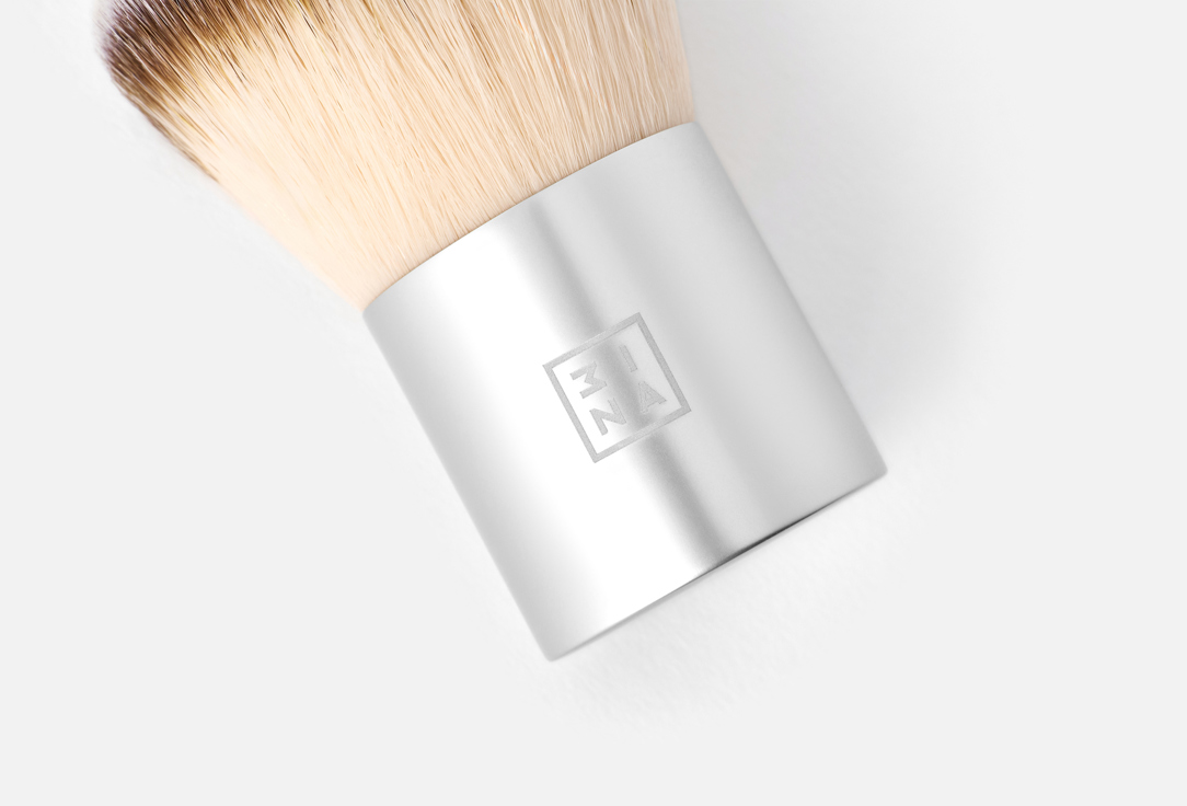 3INA Kabuki Brush for Powders, Blushes, and Highlighters The Kabuki Brush