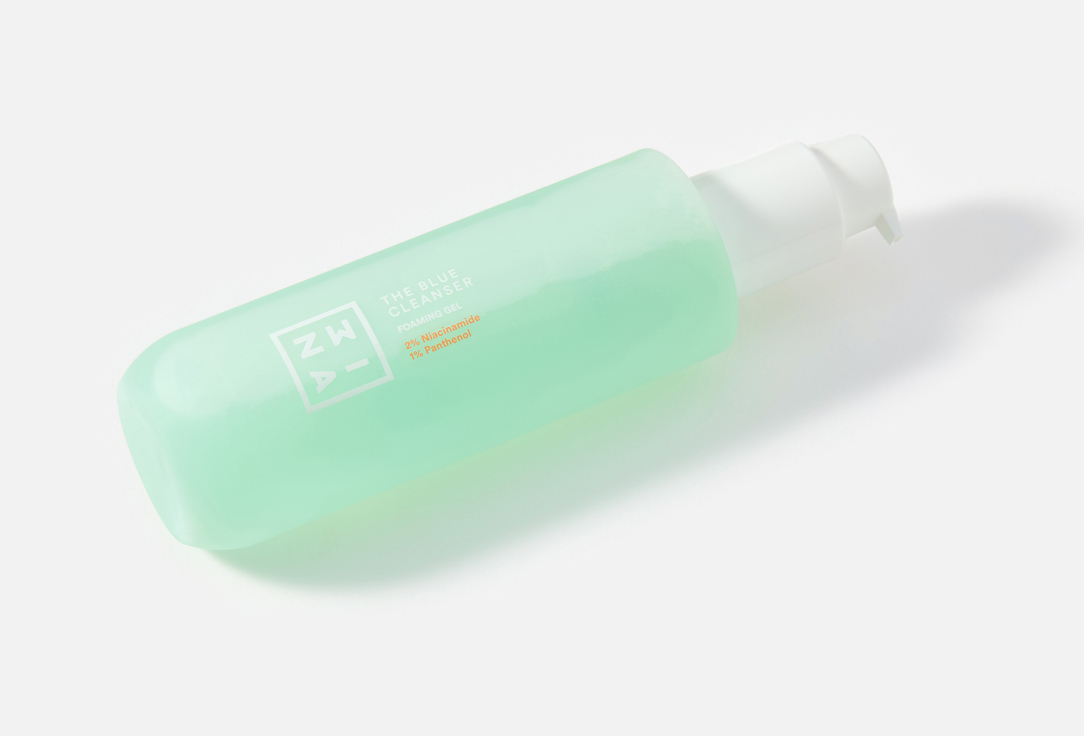 3INA Refreshing Micellar Gel Cleanser with Niacinamide and Panthenol The Blue Cleanser