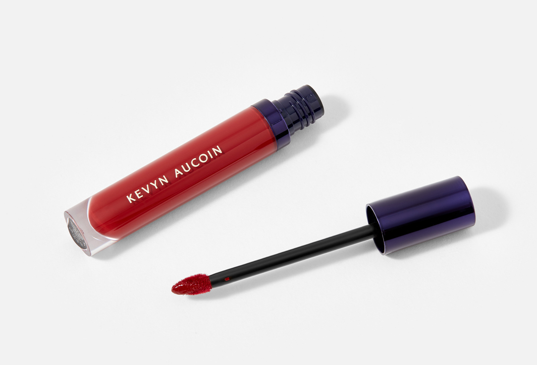 Kevyn Aucoin lipstick  Velvet Lip Paint Striking