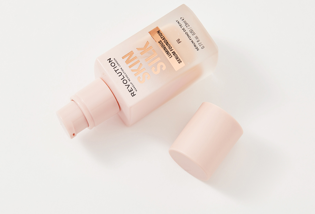 MakeUp Revolution Satin Liquid Serum-Foundation Skin Silk