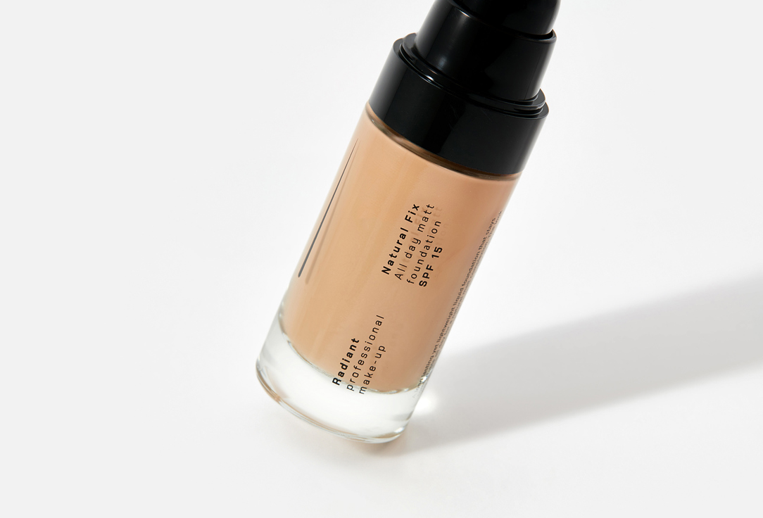 Radiant Professional Make-Up Matt foundation spf 15 Natural fix 