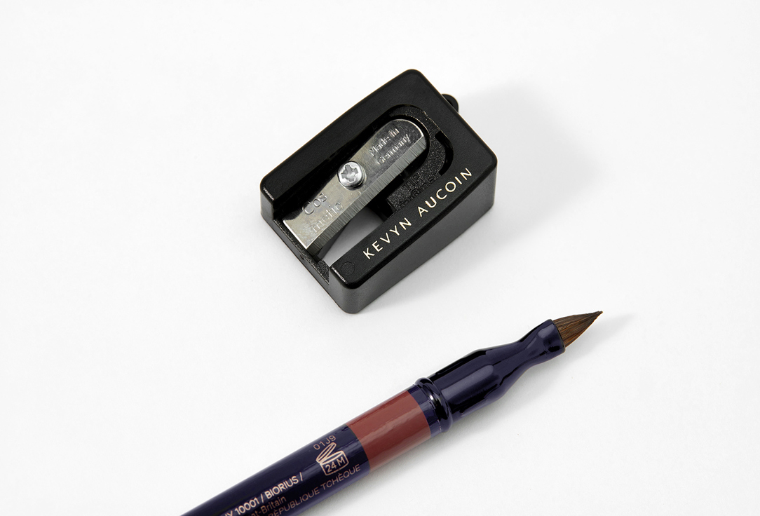 Kevyn Aucoin lipliner  Unforgettable 