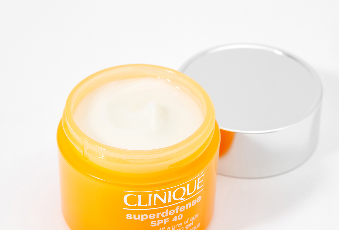 Clinique Moisturizing & Illuminating Face Gel SPF40 Superdefense