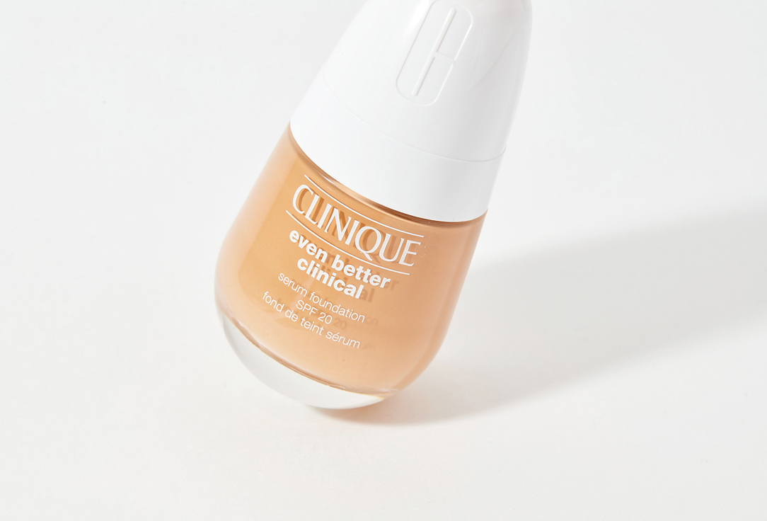 Clinique Moisturizing & Brightening Serum-Foundation SPF20 Even Better Clinical