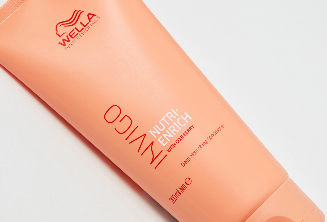 Wella Professionals Nourishing hair care balm Invigo Nutri-Enrich Deep Nourishing Conditioner