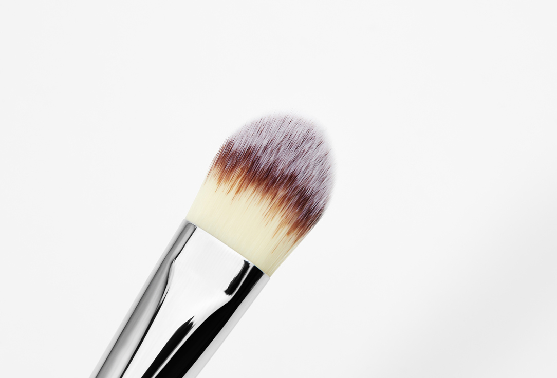 BODYOGRAPHY Foundation Brush  smooth application