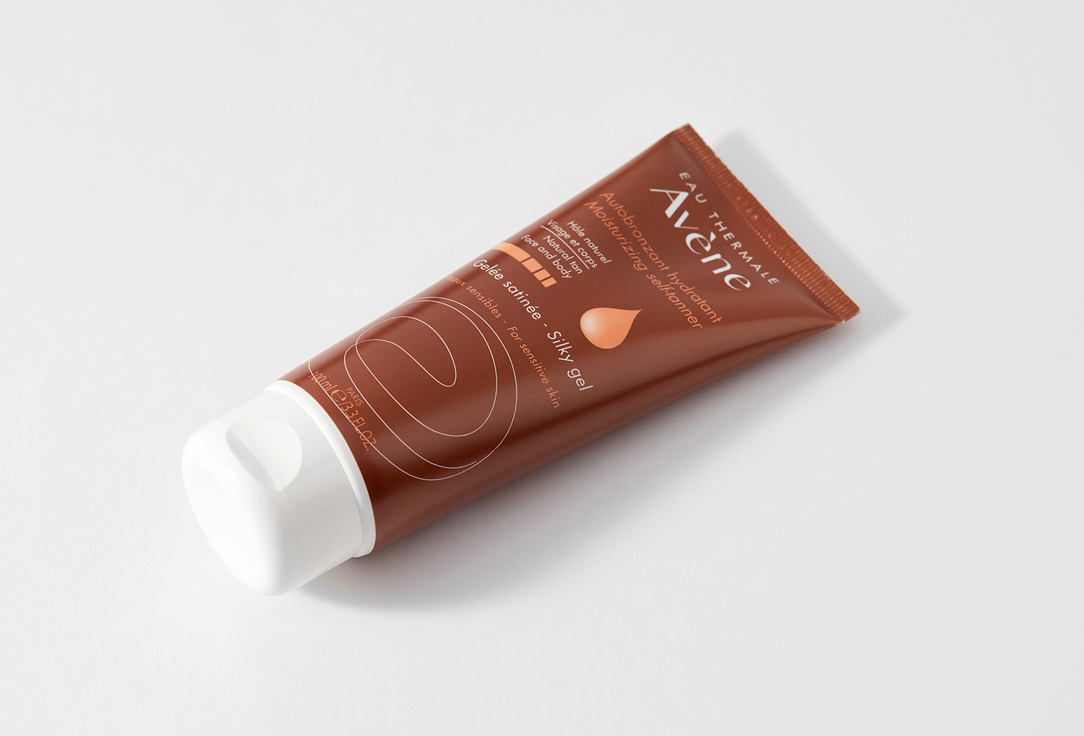 EAU THERMALE AVENE  Auto-bronzing agent for face and body with a natural tanning effect Moisturizing