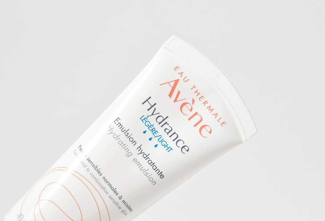 EAU THERMALE AVENE  Light moisturizing emulsion Hydrance Legere